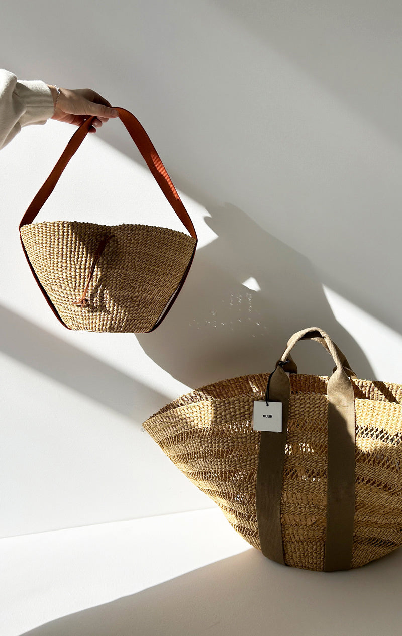 Large Muun Straw bag with removable pouch – Two