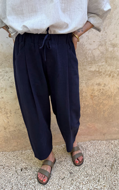 Barrel Leg Pant in Navy