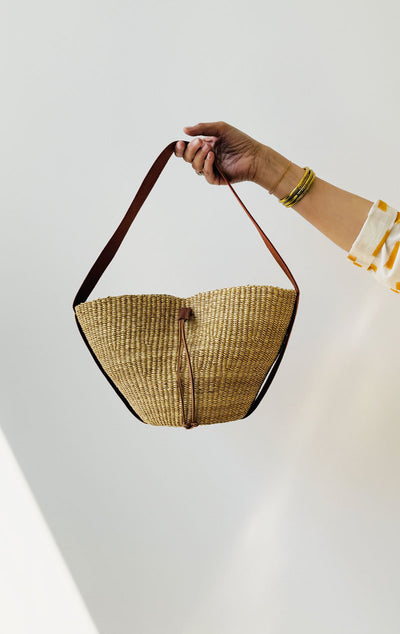 Muun Straw bag with rust cotton handle