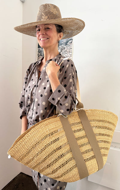 Large Muun Straw bag with removable pouch