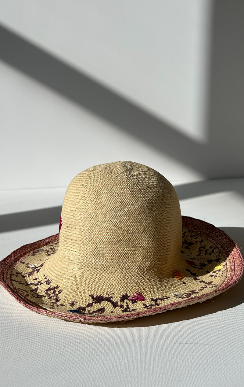 Straw Hat with dyed pink edging