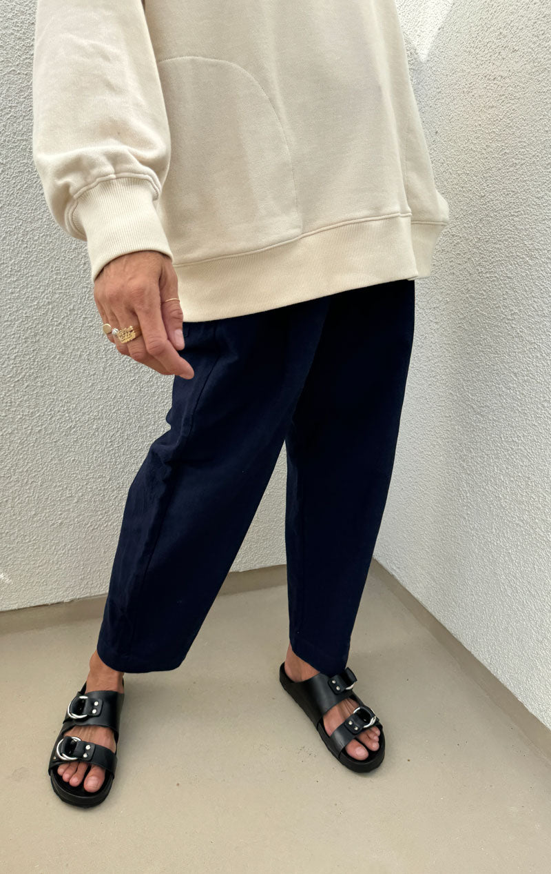 Barrel Leg Pant in Navy
