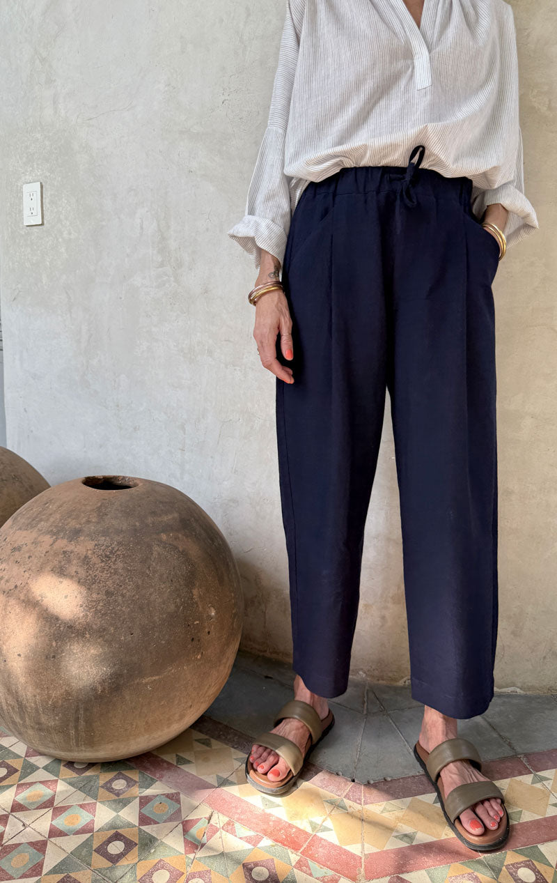Barrel Leg Pant in Navy