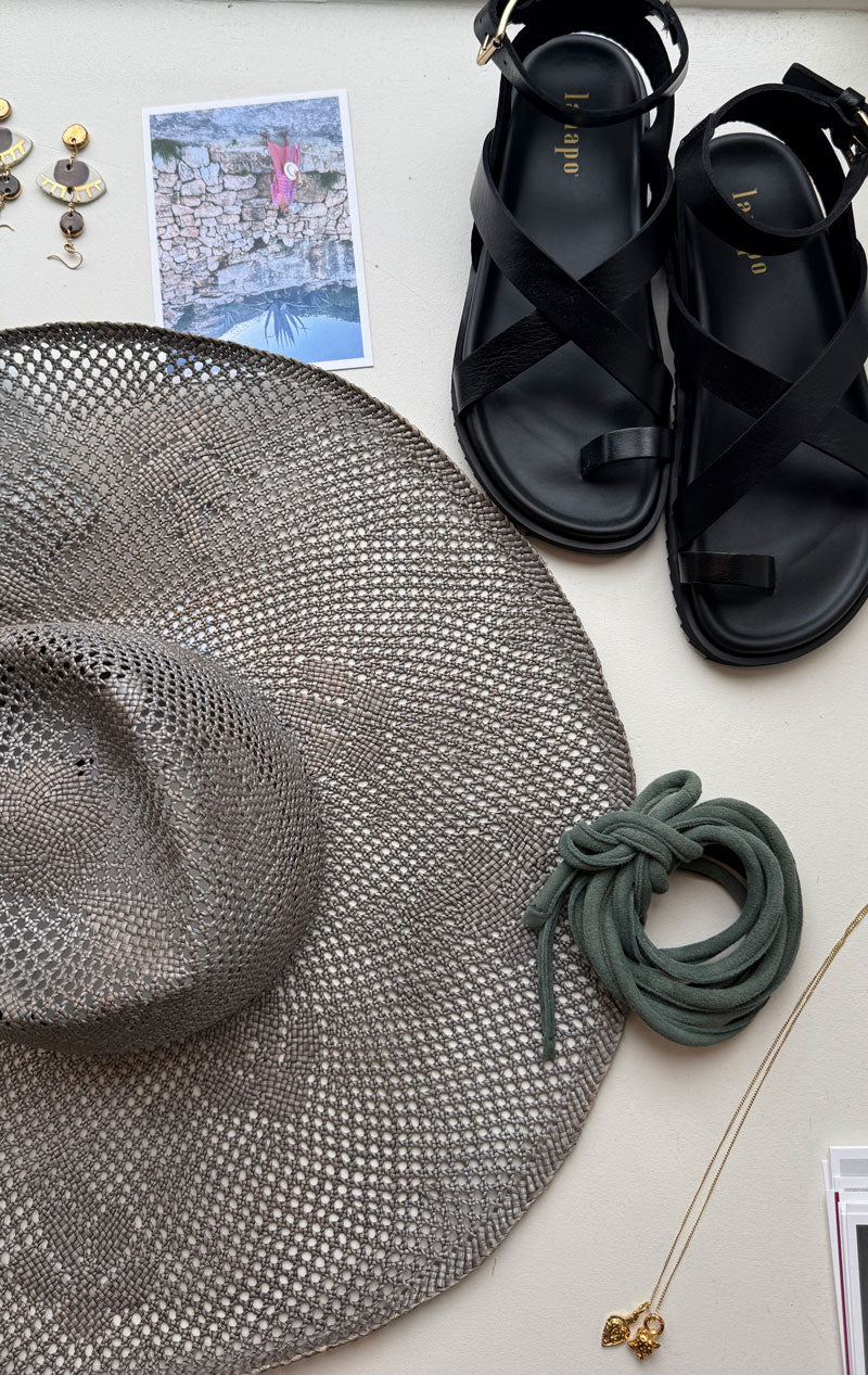 Lanapo  Criss Cross Sandal-size 36