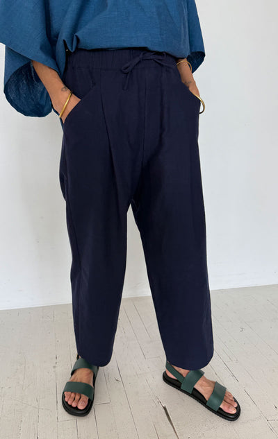 Barrel Leg Pant in Navy