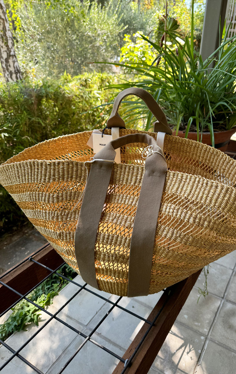 Large Muun Straw bag with removable pouch