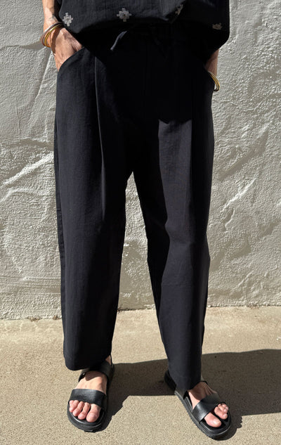 Barrel Leg Pant in Black