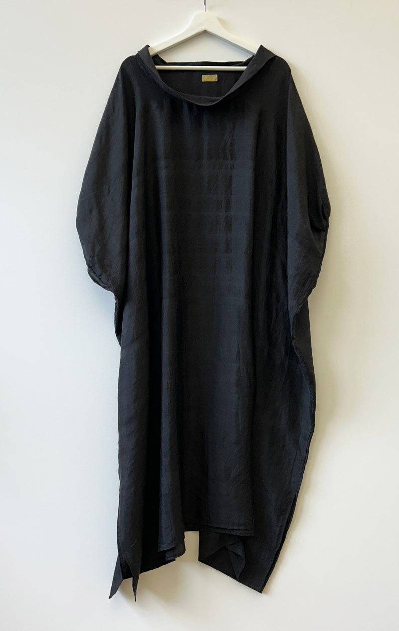 Black silk caftan with collar