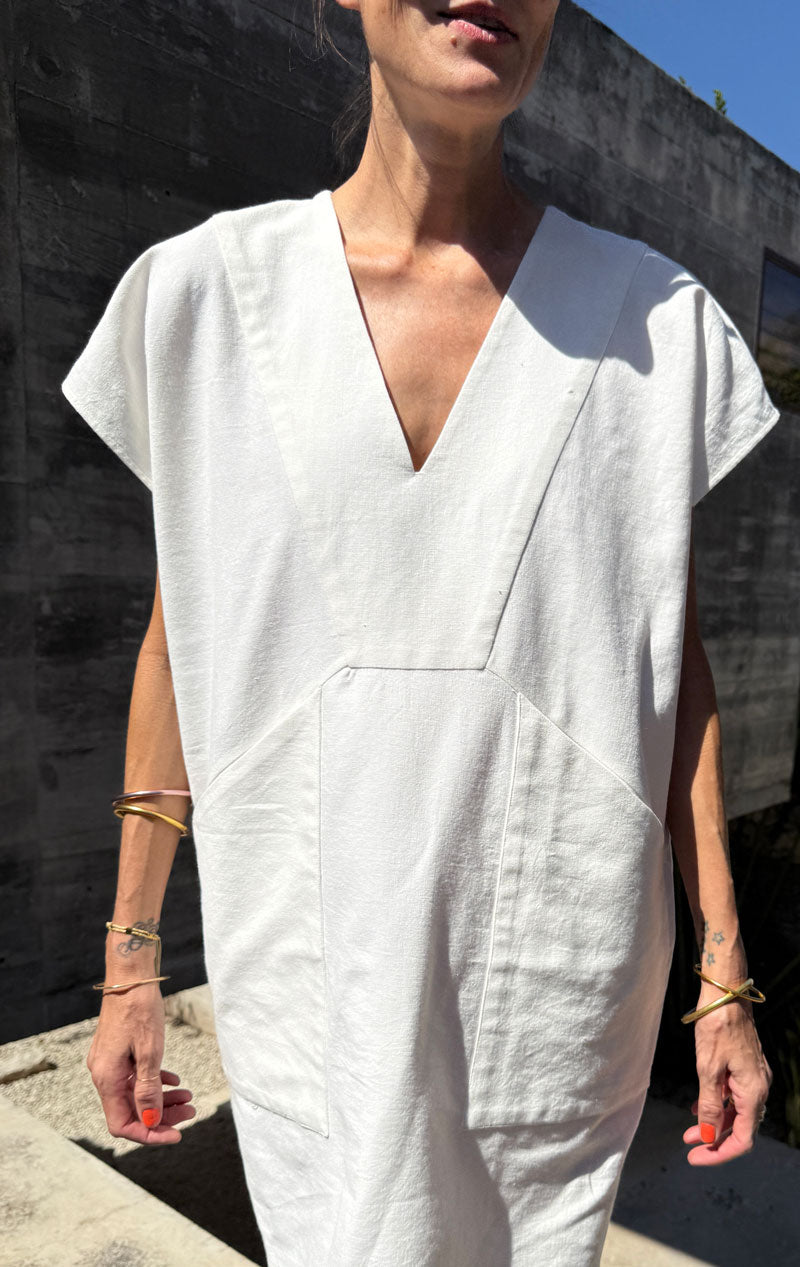 Diagonal pocket tunic