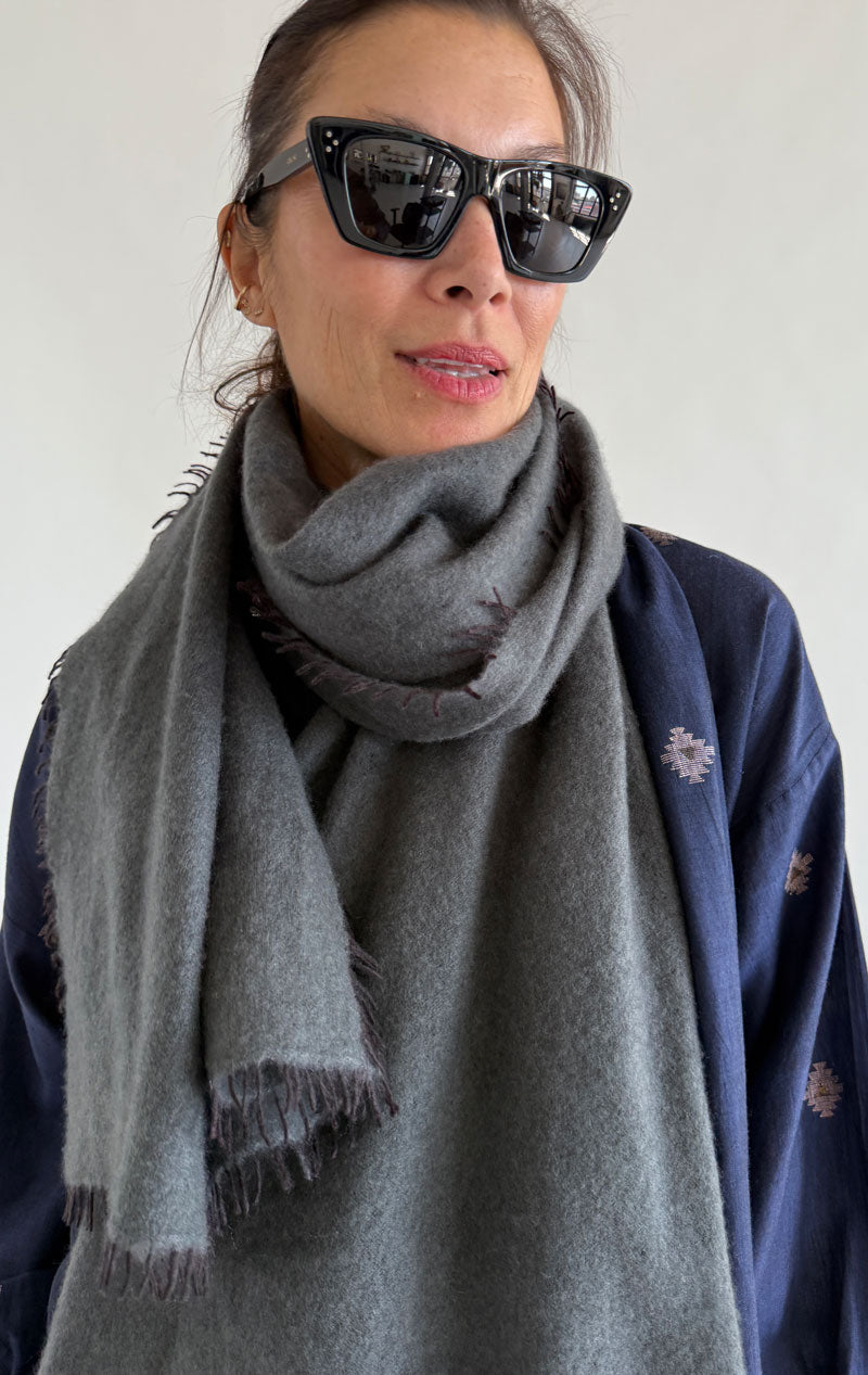 Grey cashmere scarf