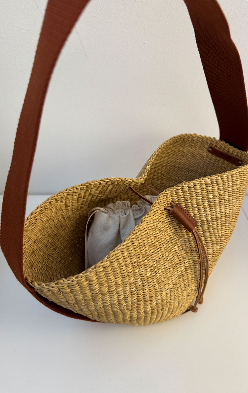 Muun Straw bag with rust cotton handle