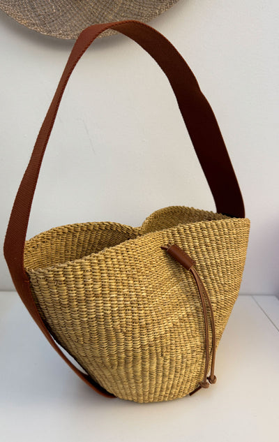 Muun Straw bag with rust cotton handle