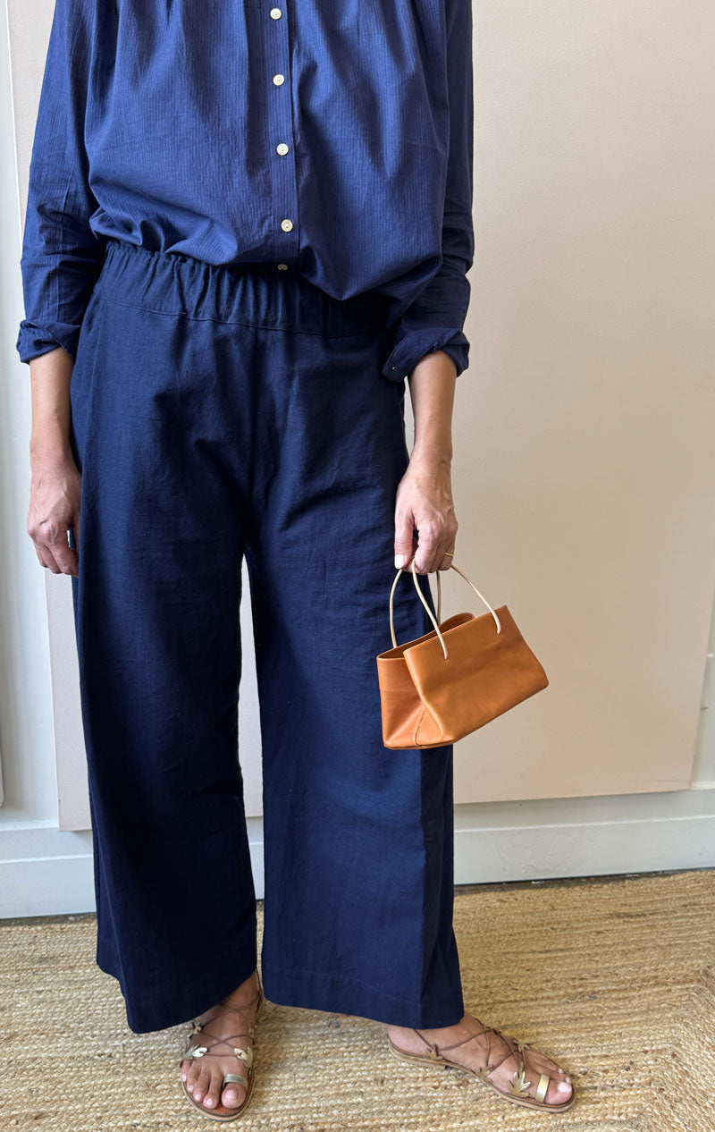 Pleated Khadi pant in navy