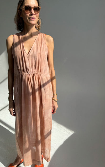 lightweight V neck, elastic rouched waist dress with pockets in rose/ natural sheer plaid cotton