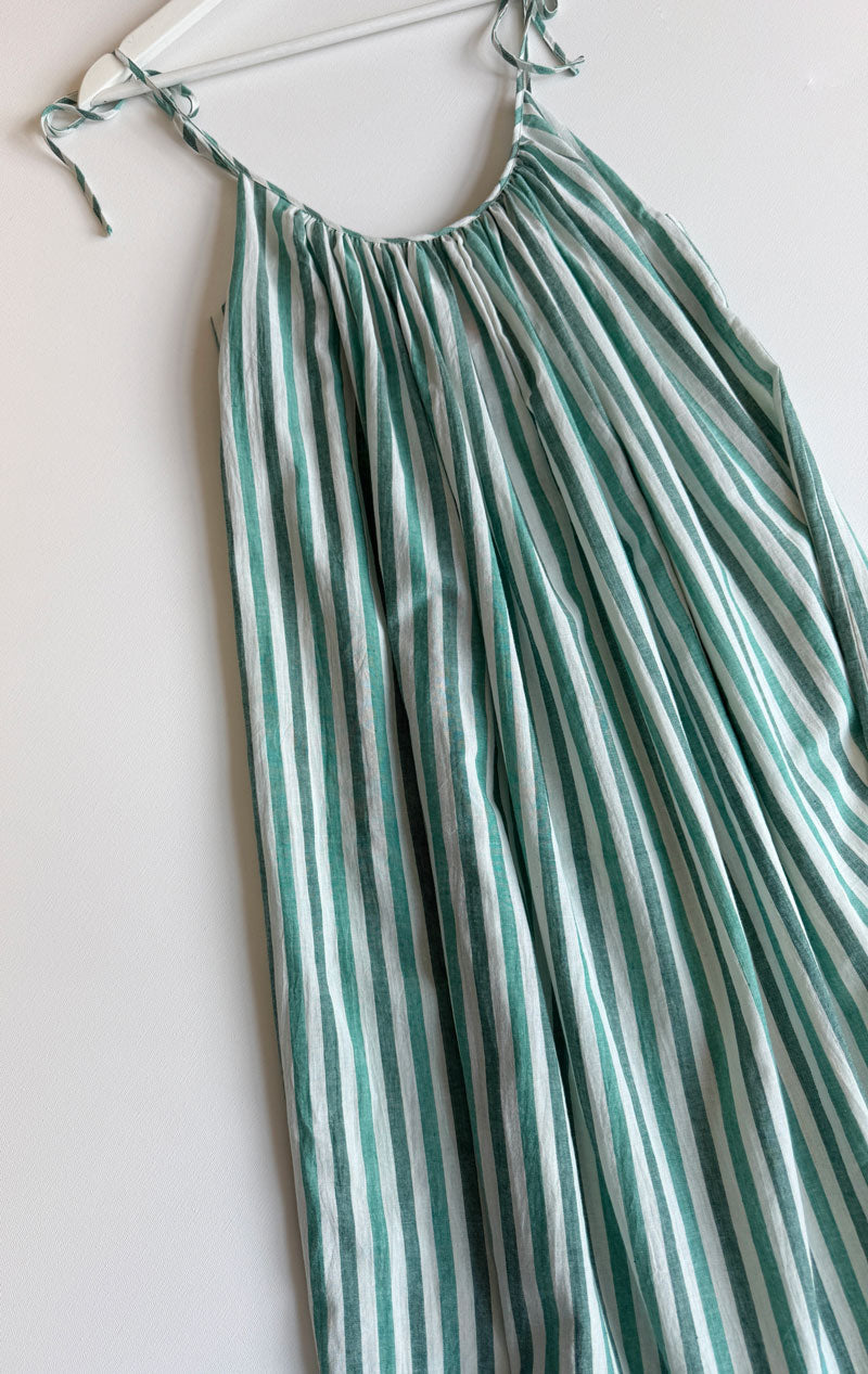 Shoulder tie dress in white and green stripe